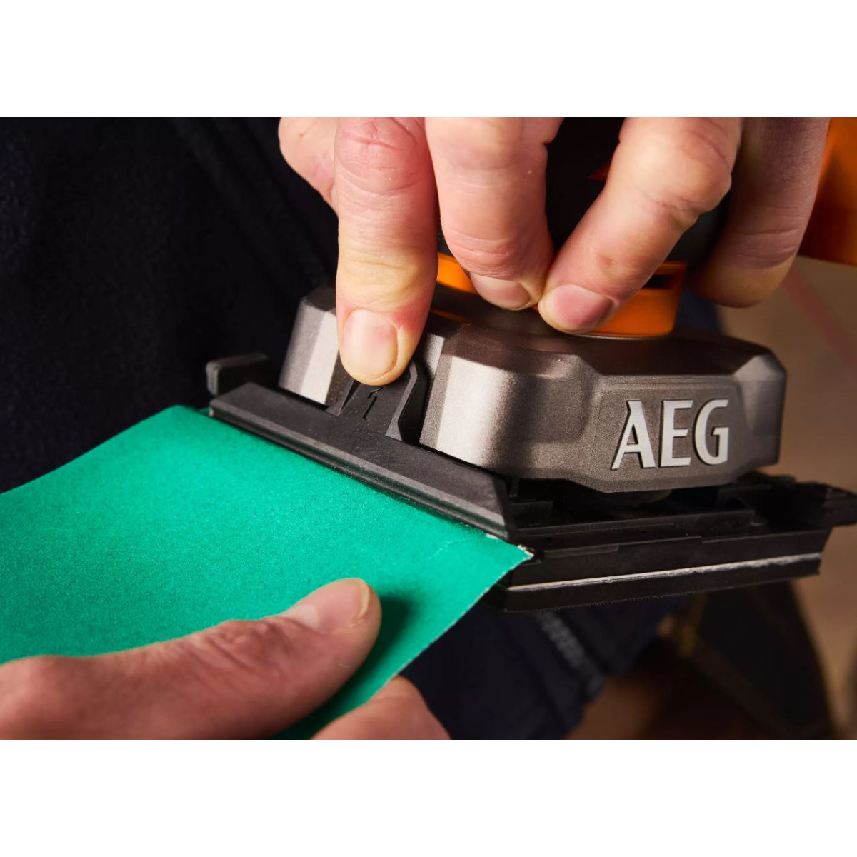  AEG BFS18SBL-14-0 Ponceuse Vibrante 1/4" De Feuille Sans Fil 18V (4935498213)