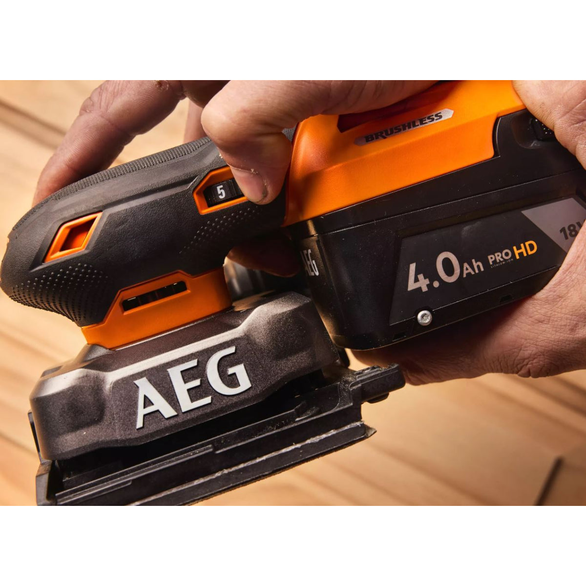  AEG BFS18SBL-14-0 Ponceuse Vibrante 1/4" De Feuille Sans Fil 18V (4935498213)