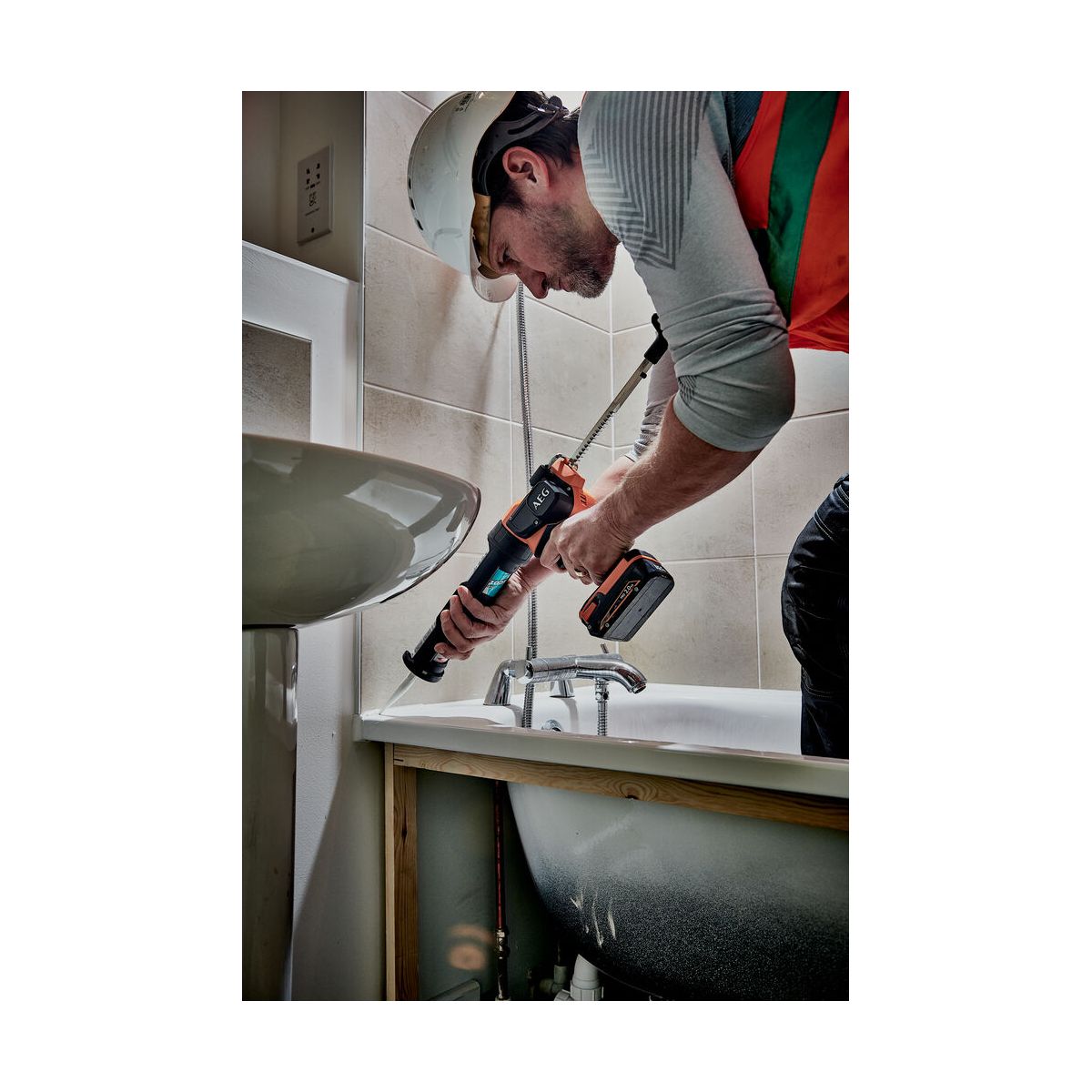  AEG BKP18C2-310-0 Pistolet à Colle & à Silicone Sans Fil 18V 310ml (4935478634)