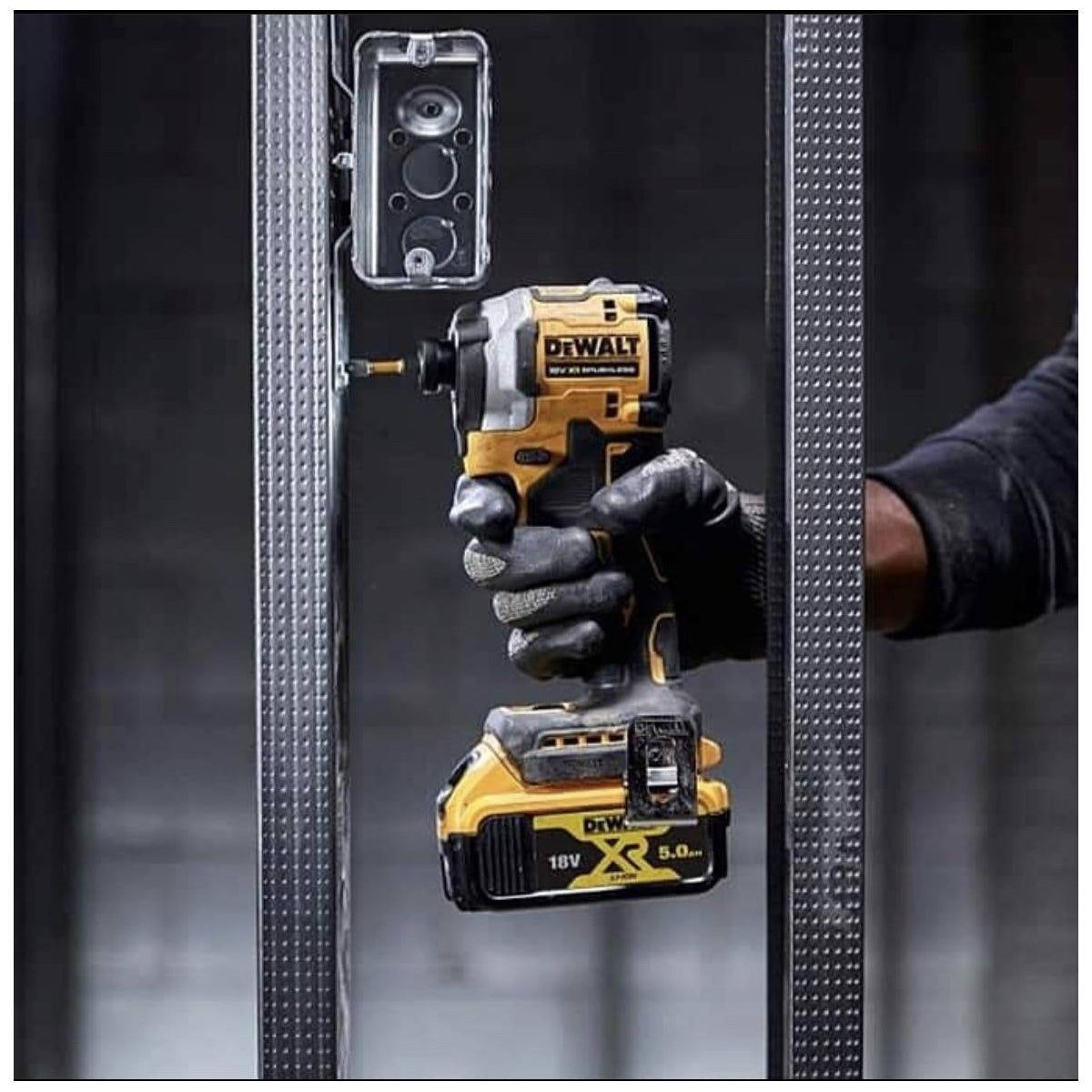  DeWalt DCF850NT-XJ Visseuse à Chocs 3 Vitesses 18V 208Nm XR (Machine Seule Avec Coffret T-STAK)