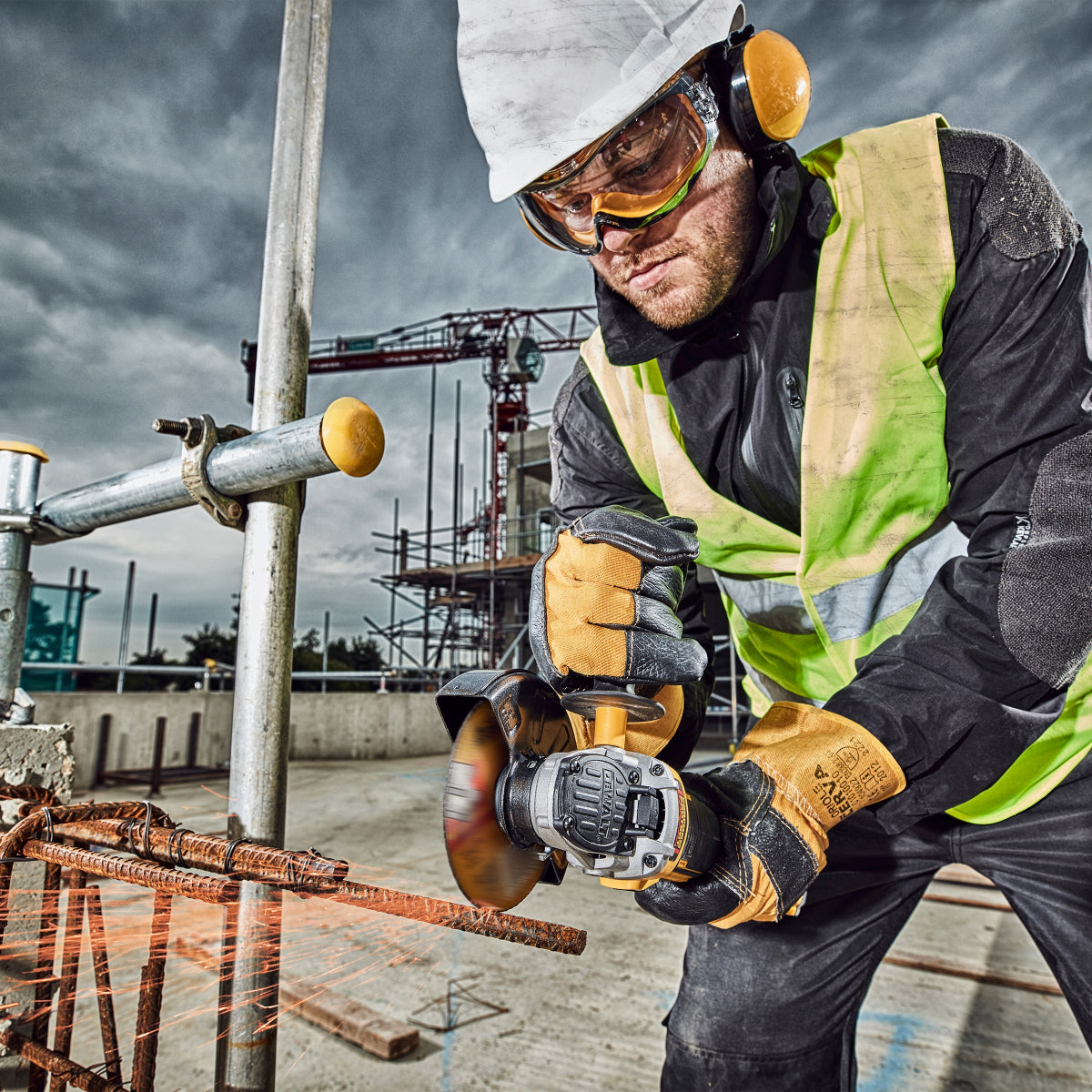 Dewalt DCG405NT-XJ Meuleuse Sans Fil 18V Brushless ø125mm Avec Coffret T-Stak