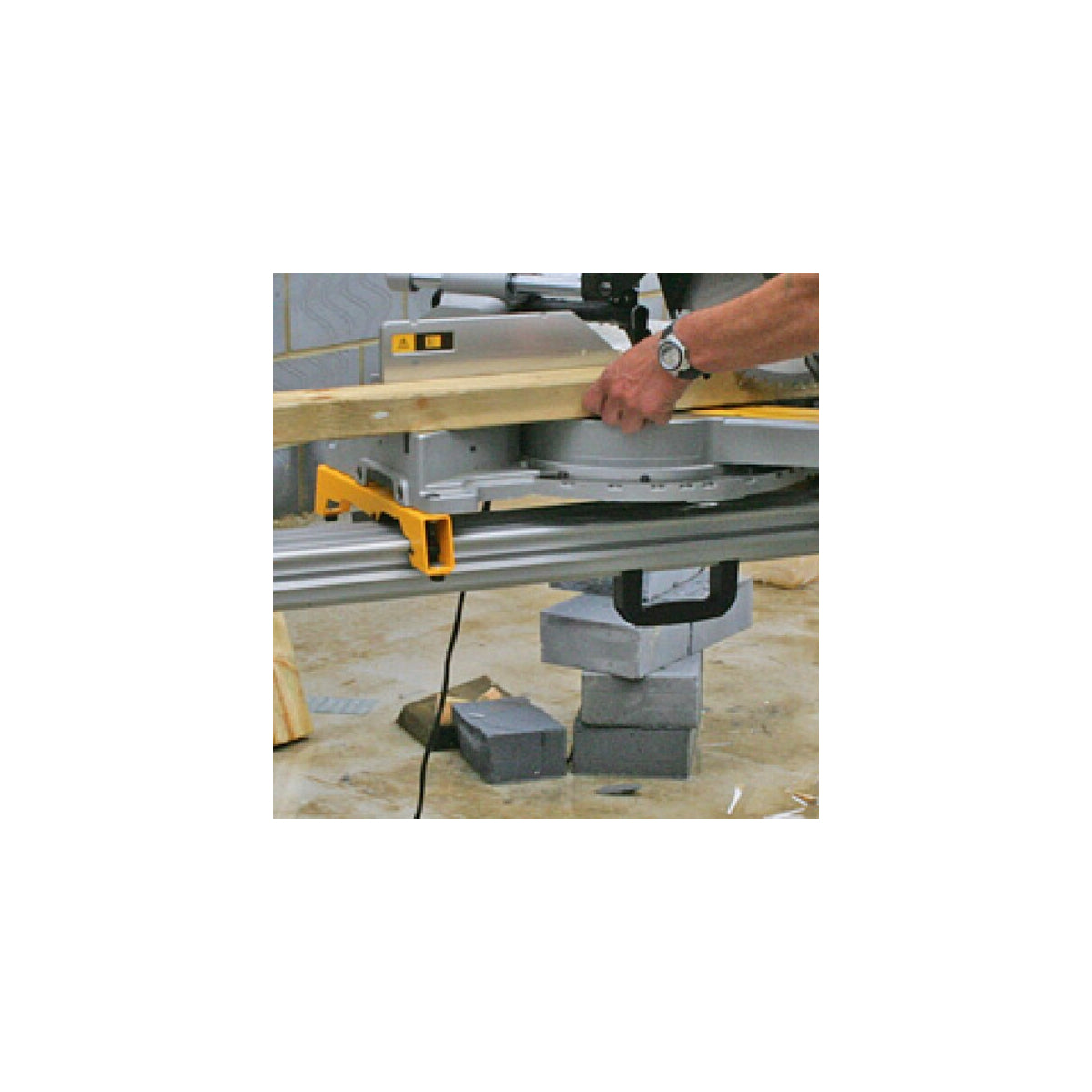  Dewalt DE7023-XJ Piètement Multi-usages Pour Scies à Onglets + 2 Supports DE7025