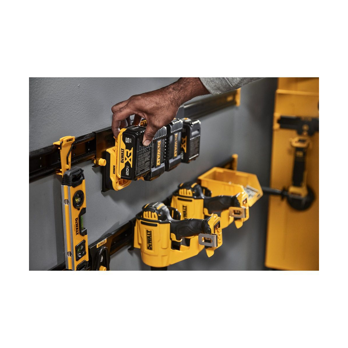  DeWalt DXL Rail Métal Mural 122cm (DWST82800-0)