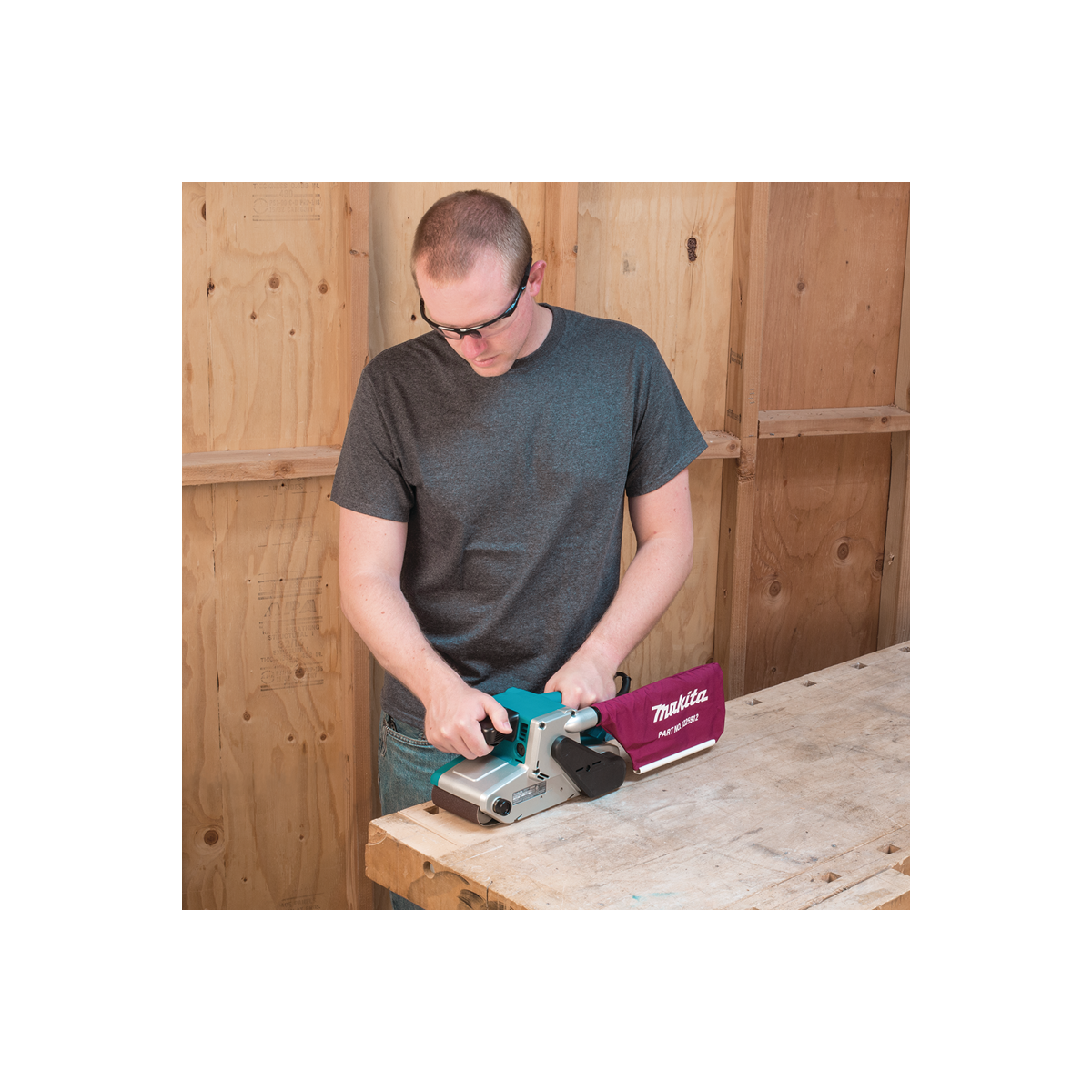  Makita 9404J Ponceuse à Bande 1010W 100x610mm En Coffret Mak-Pac