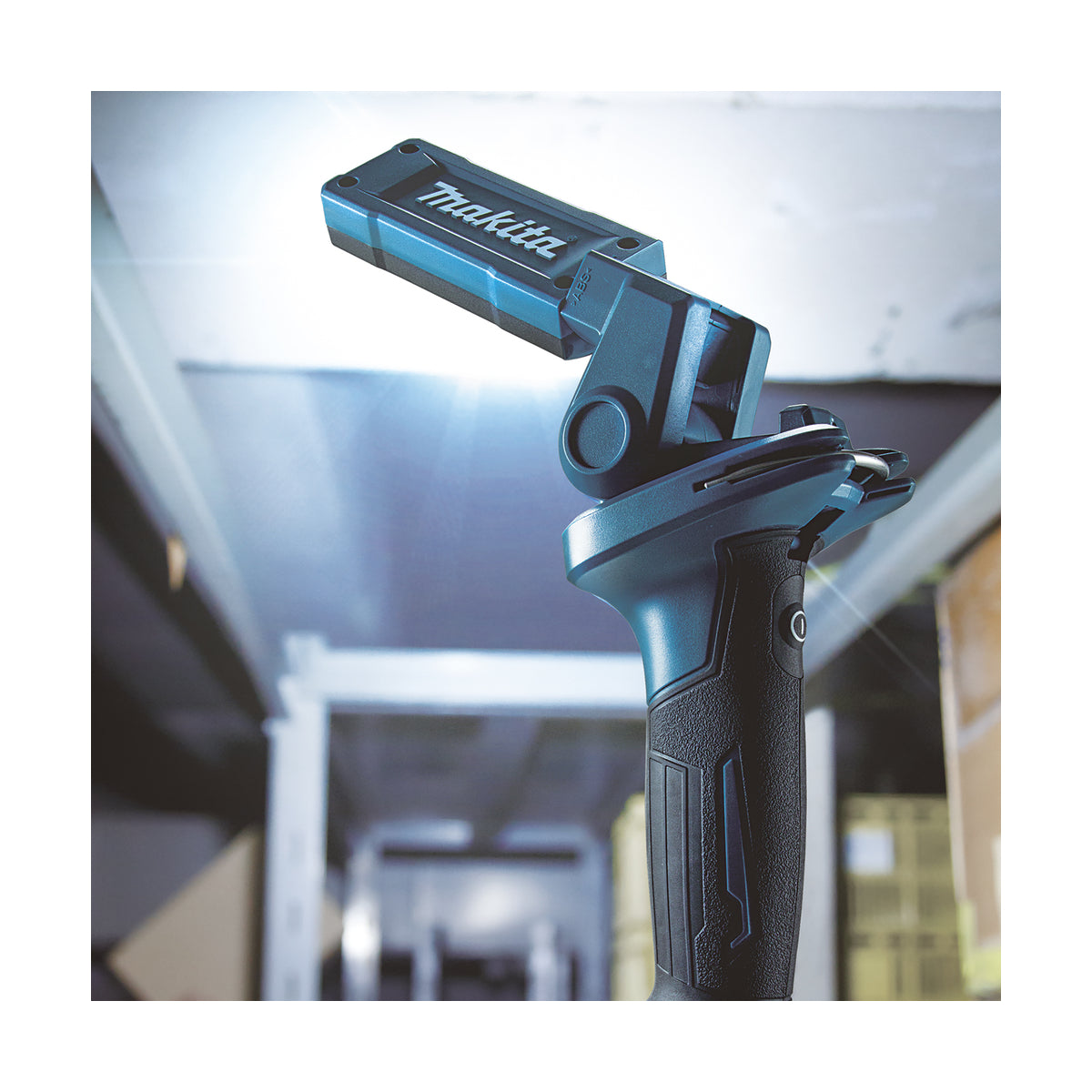  Makita DEADML816 Lampe Torche LED 18V Li-Ion 500 Lumens (Produit Seul)