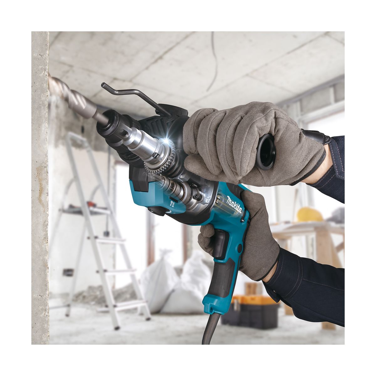  Makita HR2670 Perforateur, Burineur SDS+ 800W 3J Avec Coffret De Transport