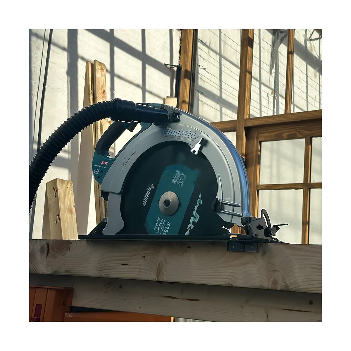  Makita HS013GZ Scie Circulaire XGT Ø 415mm 40V Max Li-Ion (Machine Seule)
