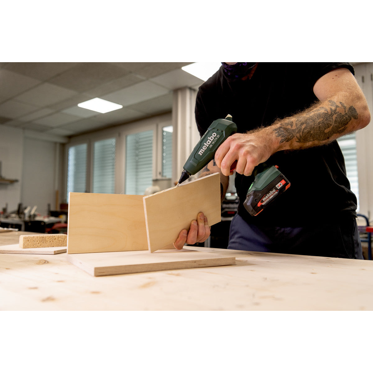  Metabo HK 18 LTX 20 Pistolet à Colle Chaude Sans Fil Avec Coffret Metabox 145 (600797840)