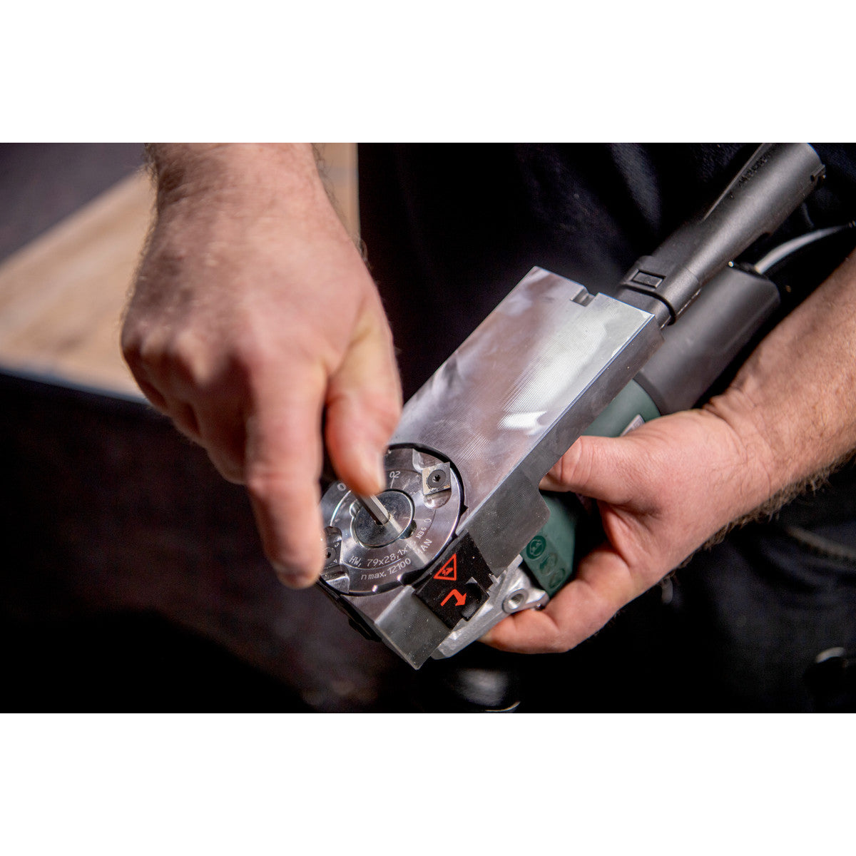  Metabo LF 850 S Fraiseuse à Bois Avec Coffret Metabox 145 (601049500)