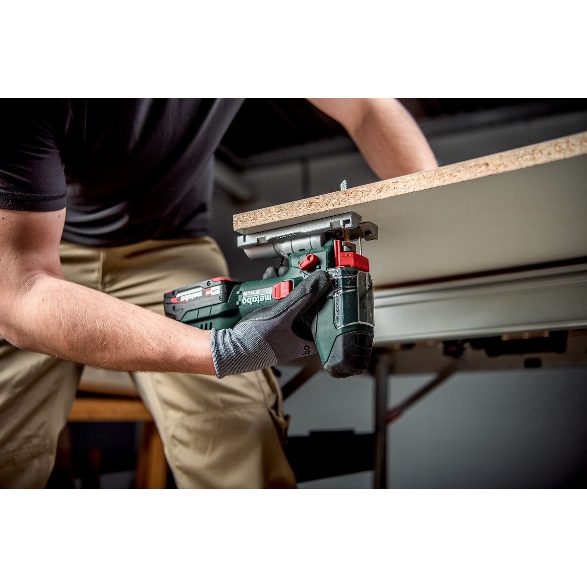  Metabo ST 18 L 90 Scie Sauteuse Sans Fil 18V Avec Coffret MetaBOX 145 L (601047840)