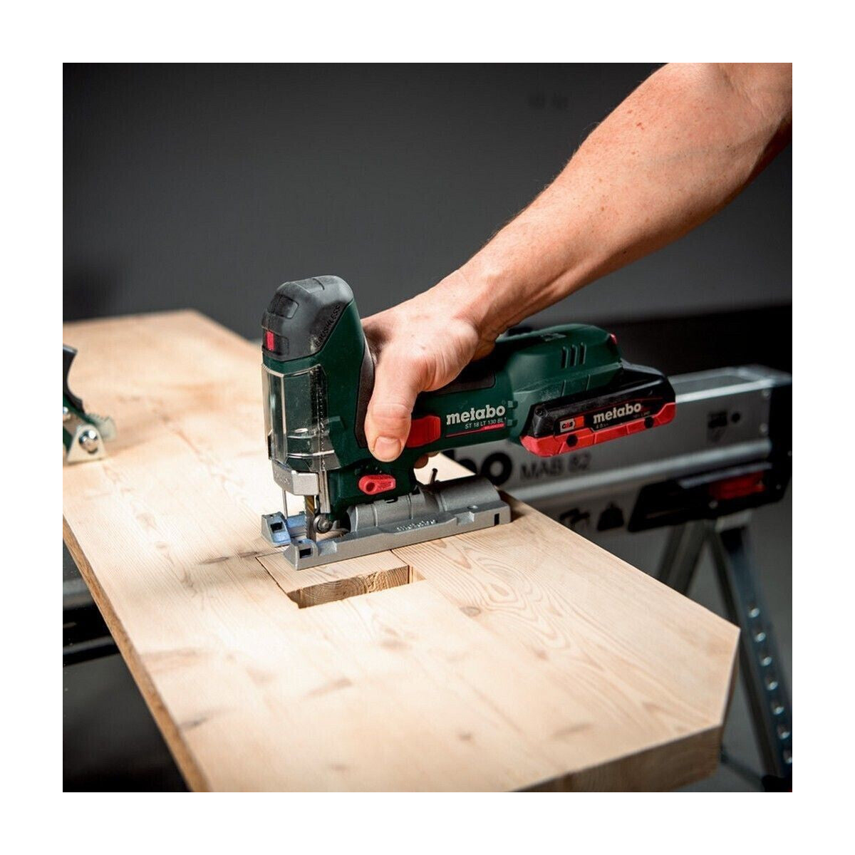  Metabo ST 18 LT 130 BL Scie Sauteuse Sans Fil 18V Avec Coffret MetaBOX 145 L (601054840)