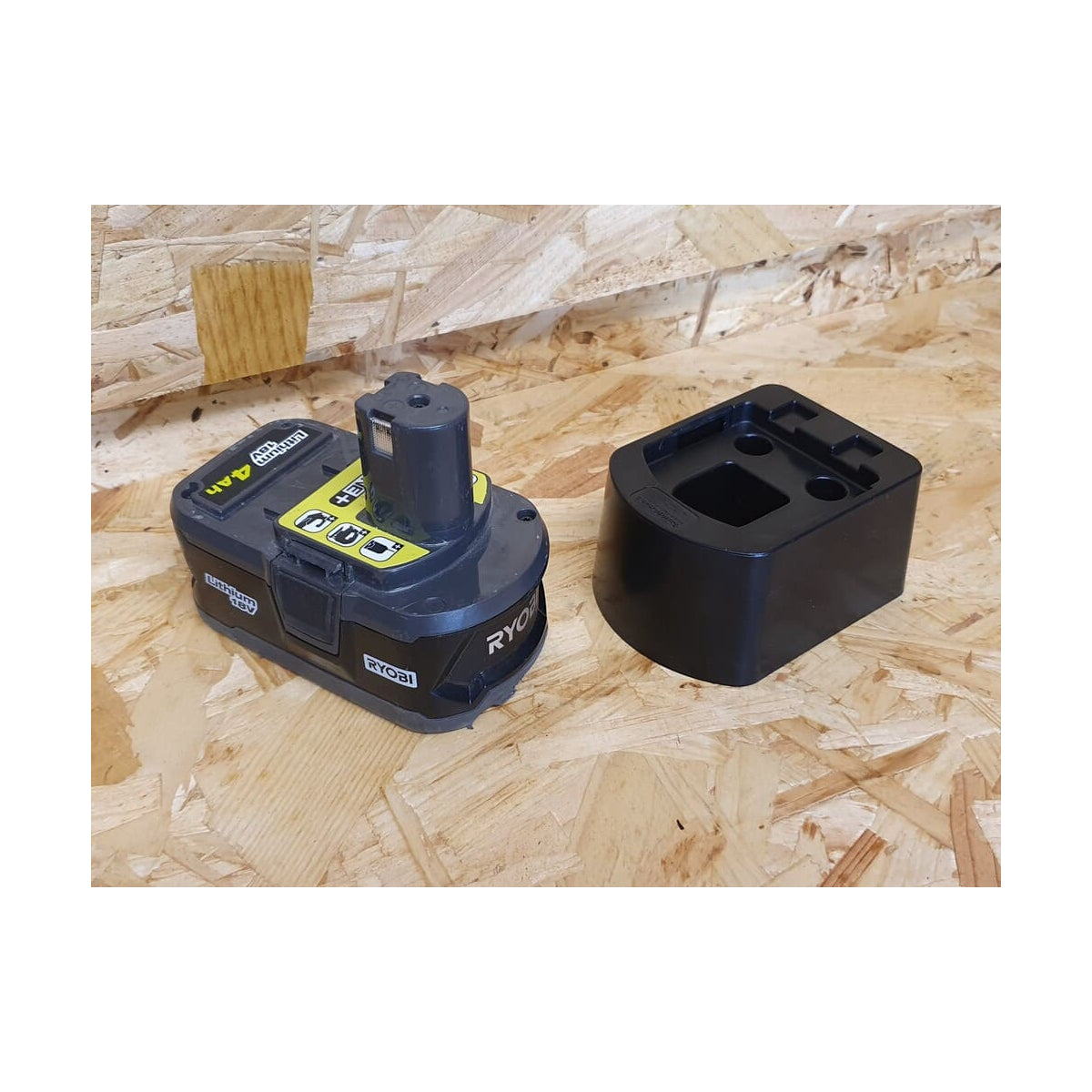  StealthMounts Supports De Batteries Ryobi ONE+ 18V 6-pack Noir BM-RY18-4