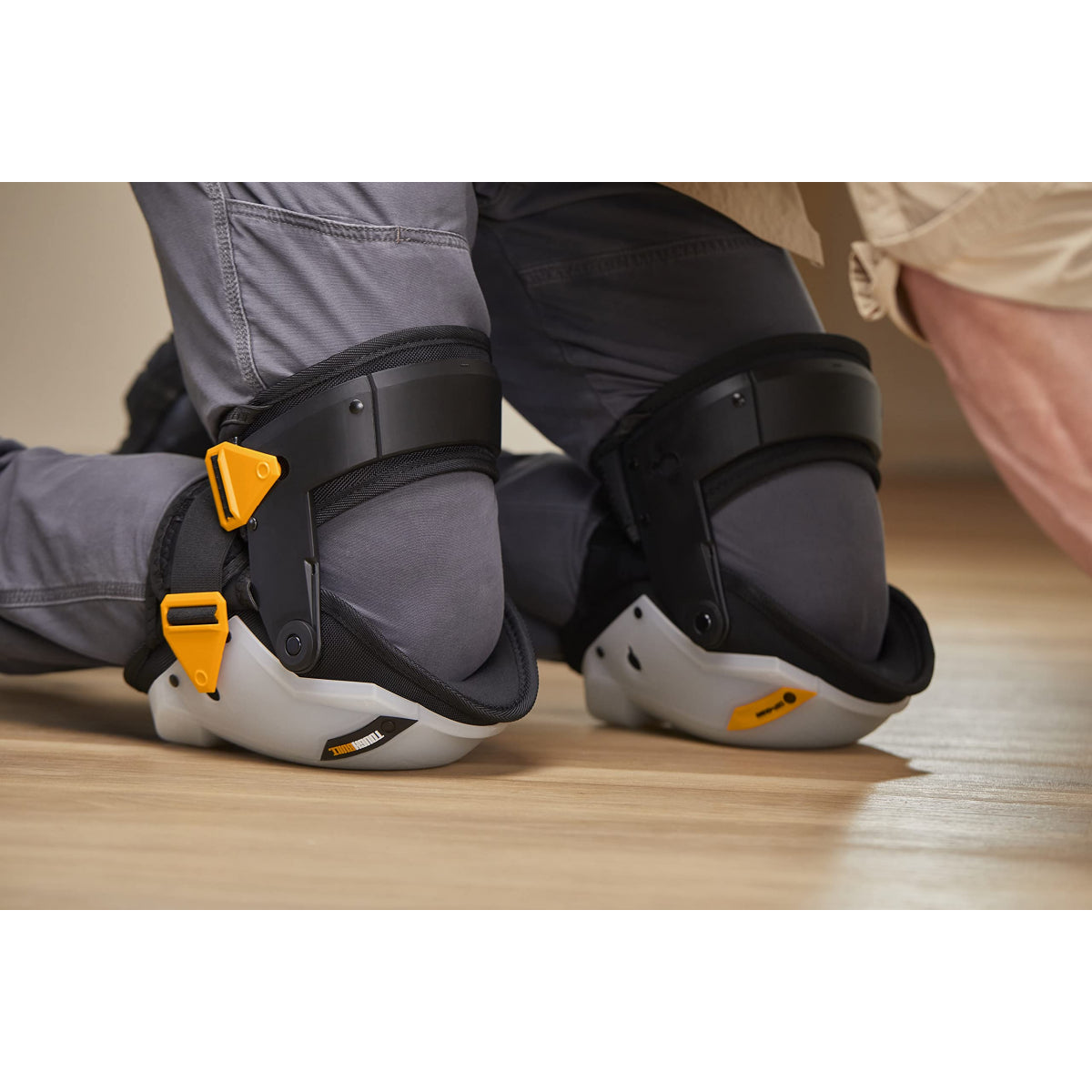  ToughBuilt Genouillères Non-marquantes Avec Maintien Des Cuisses TB-KP-G3R